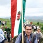 Os húngaros sobem a montanha Hargita para agradecer à Virgem Maria por ter poupado da morte crianças e mulheres que lá se esconderam Os húngaros sobem a montanha Hargita para agradecer à Virgem Maria por ter poupado da morte crianças e mulheres que lá se esconderam