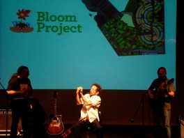 O cantor Tom Zé, durante evento de lançamento do Bloom Project Aldeinha -- Foto de Jean Paul Ganem