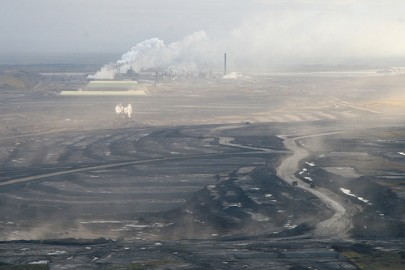 Visão dos oil sands canadenses. Foto de David Dodge, The Canadian Parks and Wilderness Society