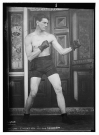 O pugilista Jimmy Clabby, campeão mundial dos pesos médios em 1911