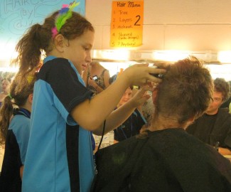 Um corte de cabelo para fomentar a confiança nas futuras gerações