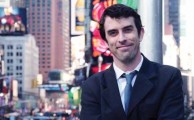 Jeff Howe cunhou o termo crowdsourcing, que pode ser traduzido como a força de pessoas atuando juntas com um objetivo comum
