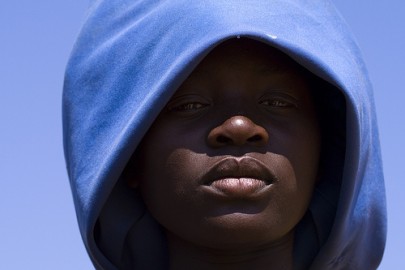 Mulher da etnia Mucubal, de Angola. Foto de Alfred Weidinger/Flickr