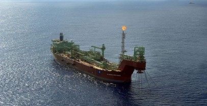 Navio-plataforma de exploração de petróleo da camada pré-sal no Campo Lula (RJ).  foto: Divulgação Petrobrás
