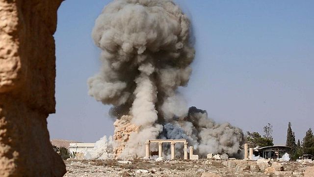 Destruição do templo de Baalshamin, nas ruínas antigas de Palmira, por forças do Estado Islâmico na Síria (foto: reprodução)