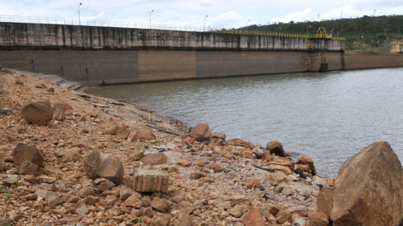 A Barragem do Descoberto, responsável pelo abastecimento de mais de 60% do Distrito Federal, encontra-se hoje com menos de 15% de sua capacidade (crédito: Tony Winston/Agência Brasília - CC BY 2.0)