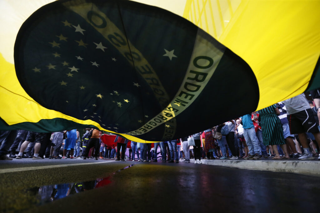 Caminhos para resgatar a prática democrática